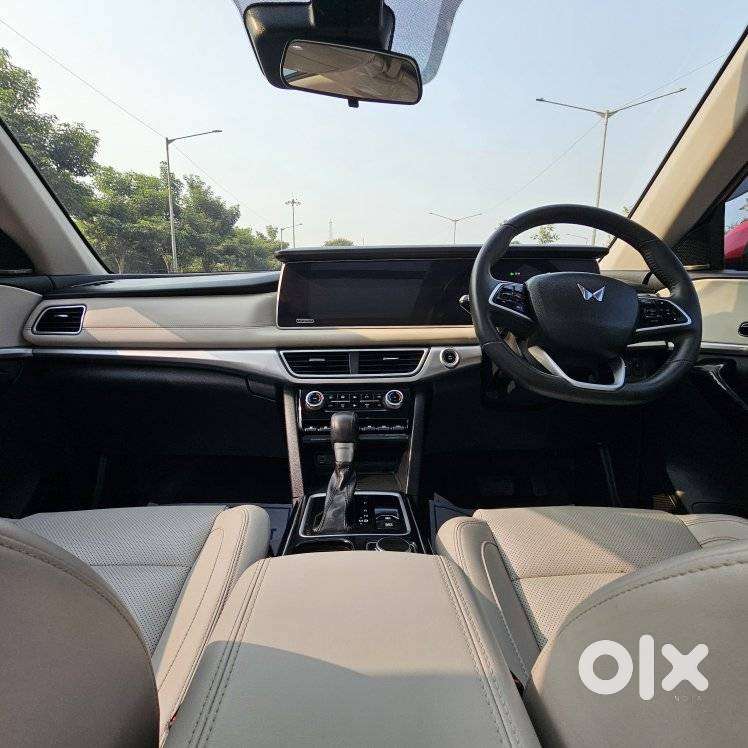 Mahindra Xuv700 2.2 Ax 7 Diesel At Str, 2024, Diesel