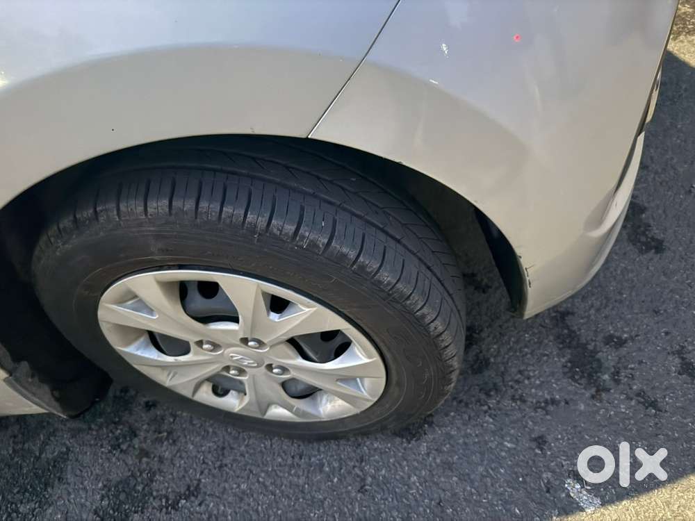 Grand I10 Petrol 2016 Just 34000 Km Driven. With All 4 New Tyre