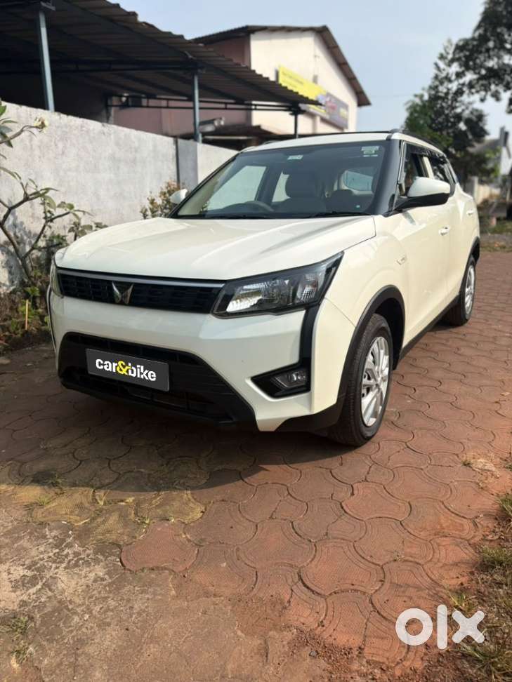 Mahindra Xuv300 W4, 2023, Petrol