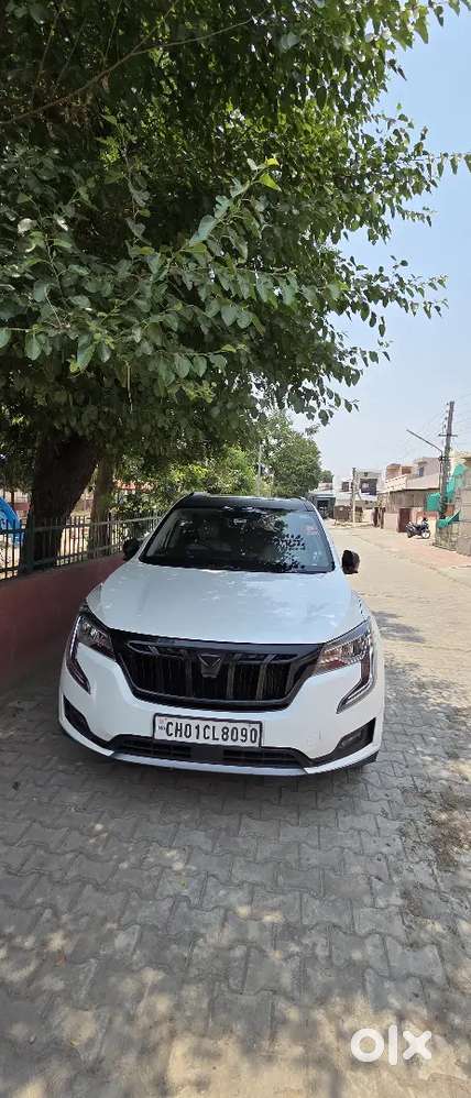 Mahindra Xuv700 2022 Diesel Well Maintained
