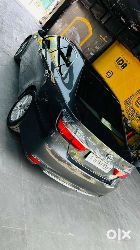 Toyota Camry Petrol Hybrid 116000 Km Driven