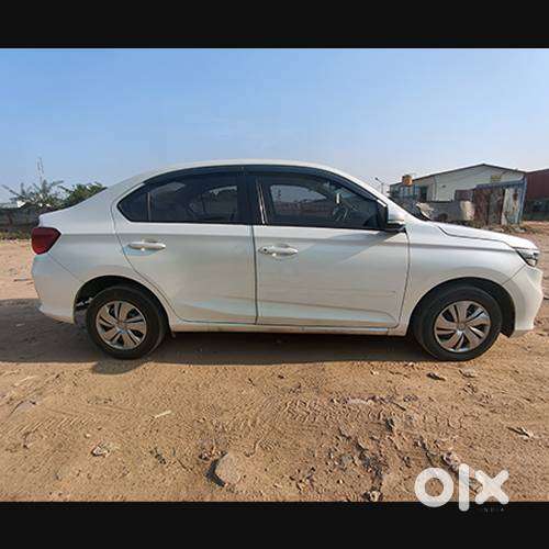 Honda Amaze Petrol Automatic,good Condition,less Km,single Owner