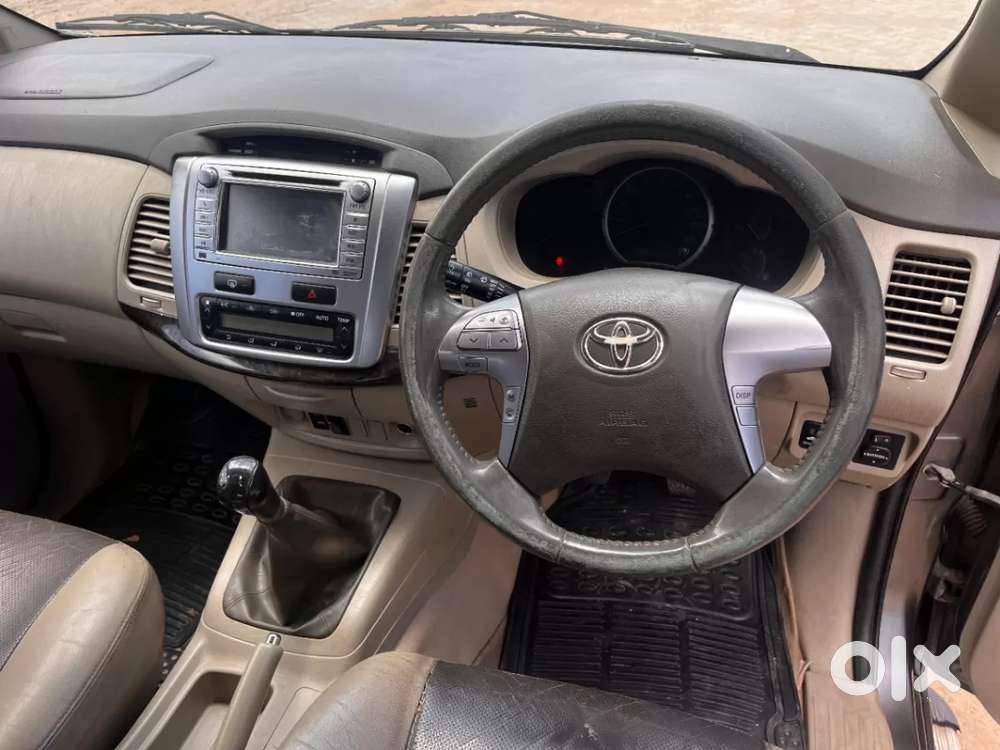 Toyota Innova 2.5 Zx Diesel 7 Seater Bsiii, 2014, Diesel