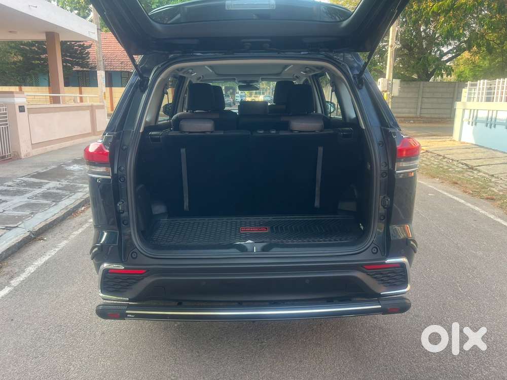 Toyota Innova Hycross 2.0 Vx (o) Hybrid 8 Str, 2024, Petrol