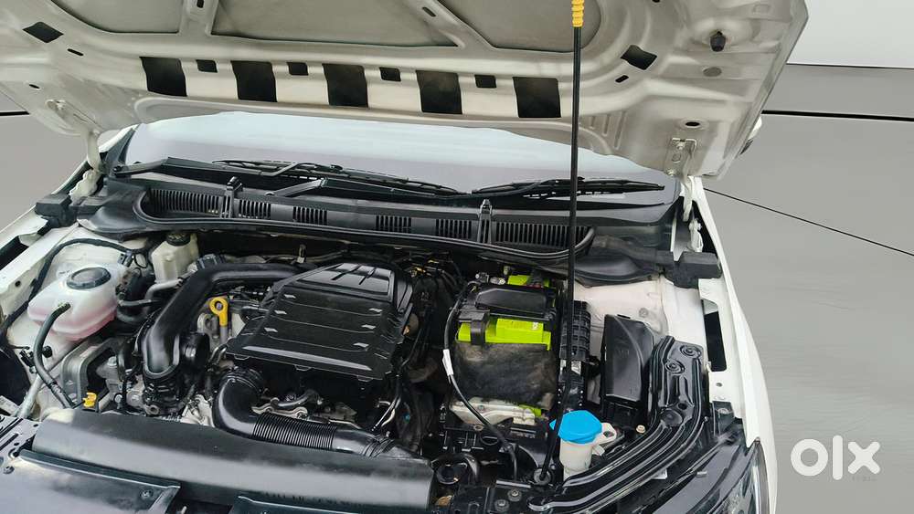 Skoda Slavia Style 1.0l Tsi Mt, 2022, Petrol