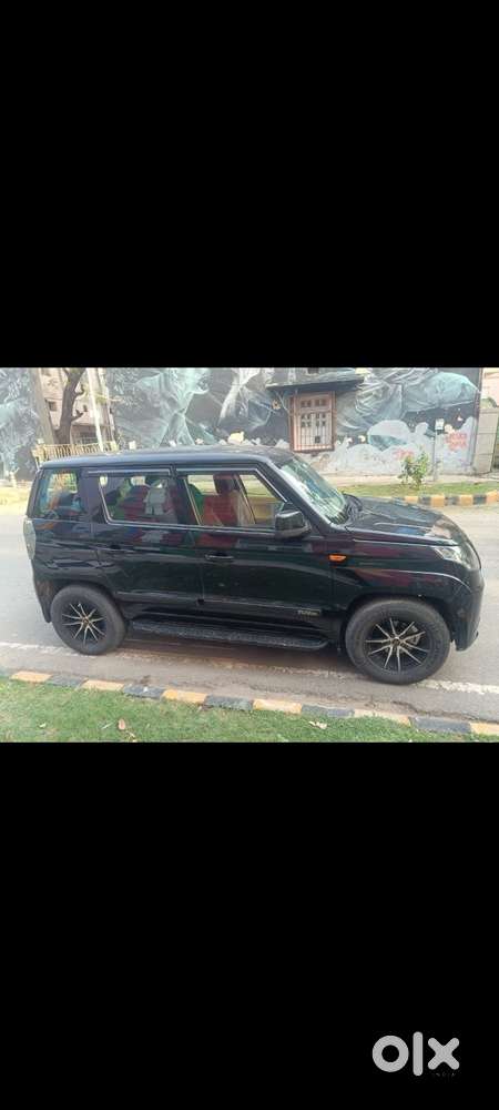 Mahindra Tuv 300 T4 Plus, 2019, Petrol