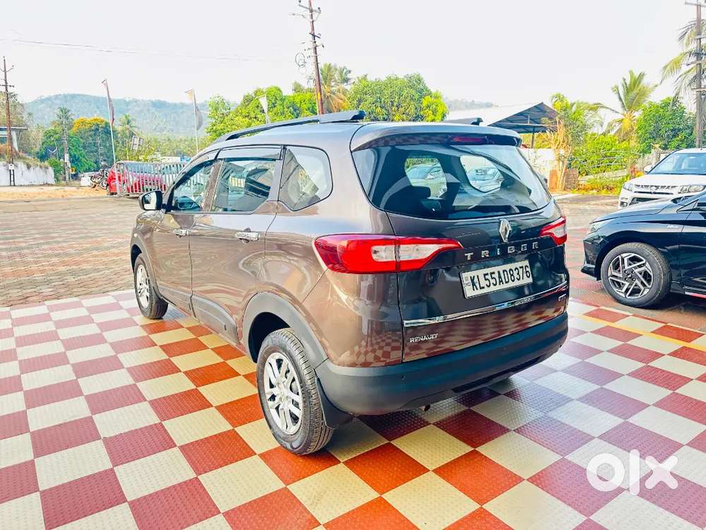 Renault Triber Rxl 1.0l Petrol Mt (2021)  Only 17,000 Km