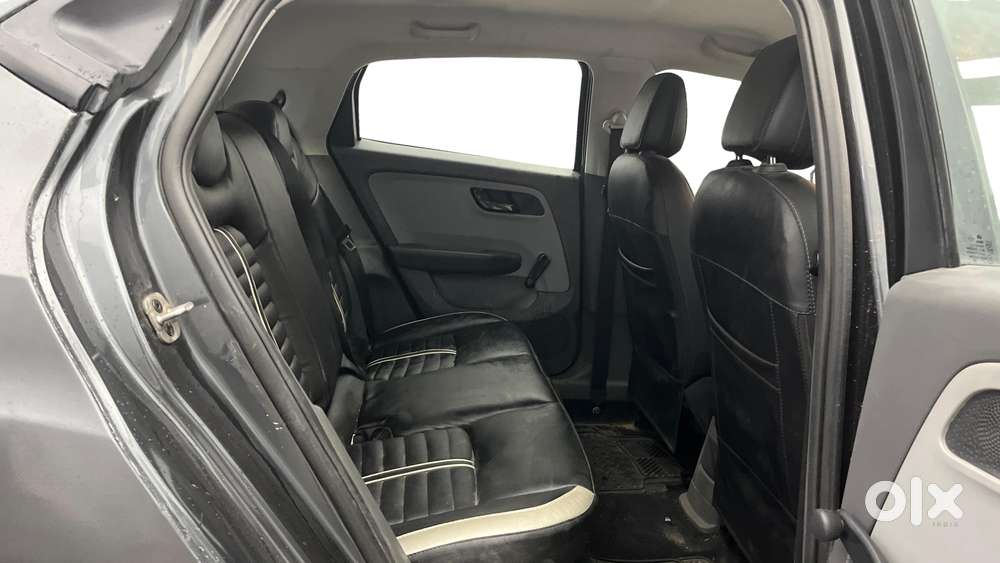 Tata Altroz 1.2 Xe, 2020, Petrol