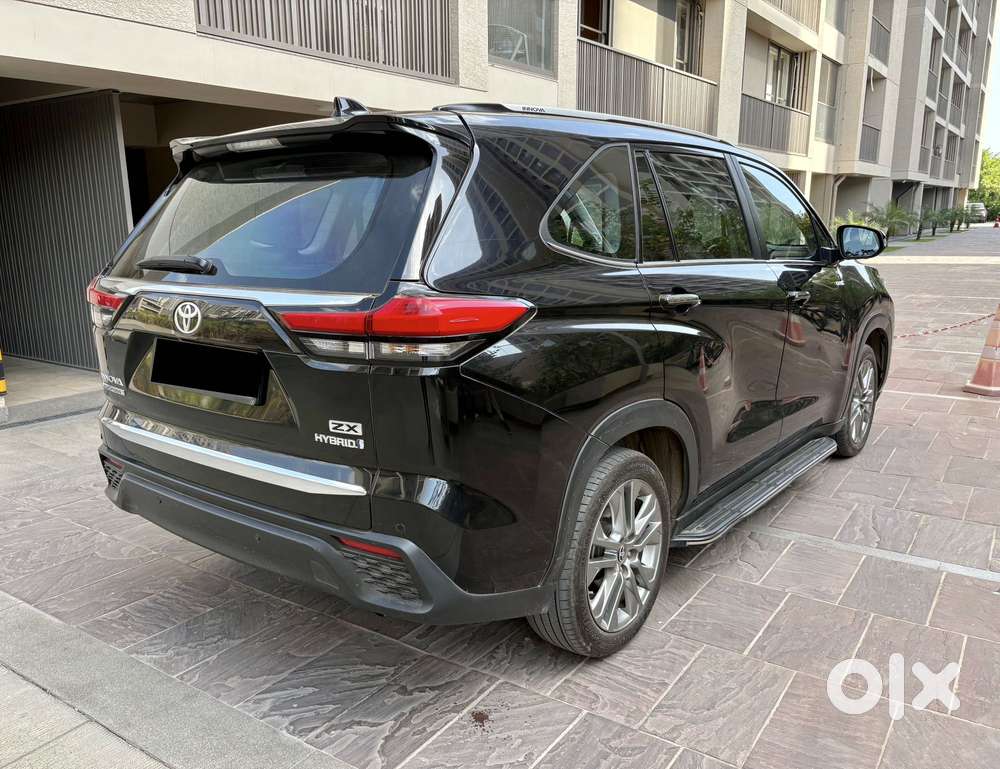 Toyota Innova Hycross 2.0 Zx Hybrid 7 Str, 2024, Petrol