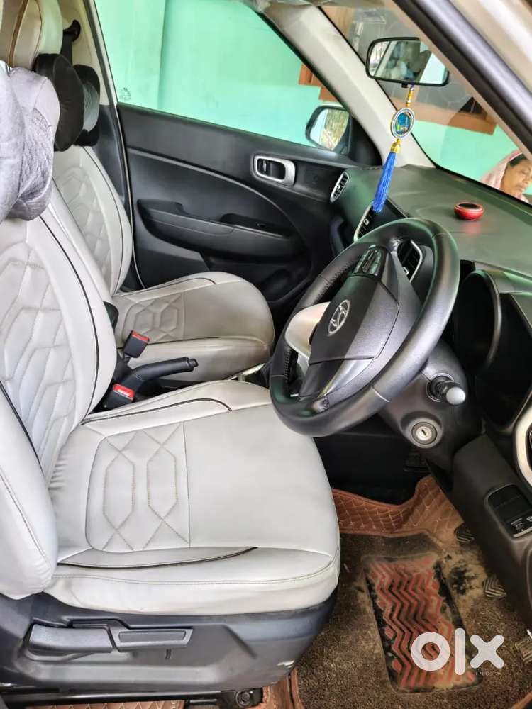 Hyundai Venue 2022 Petrol 49000 Km Driven