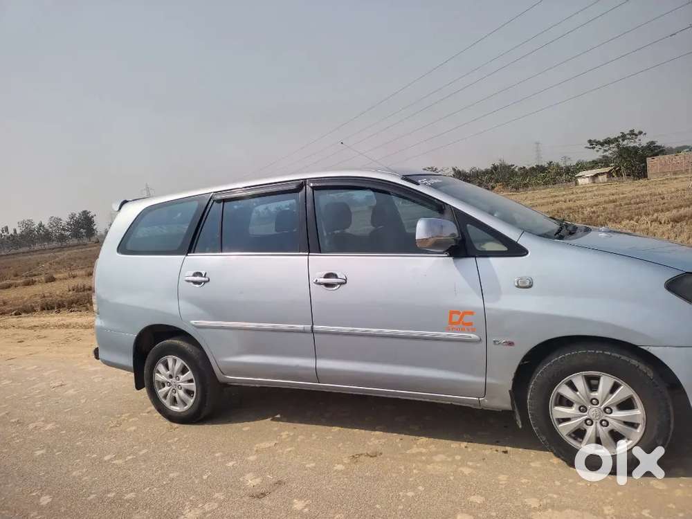Toyota Innova Hycross 2010 Diesel 180000 Km Driven