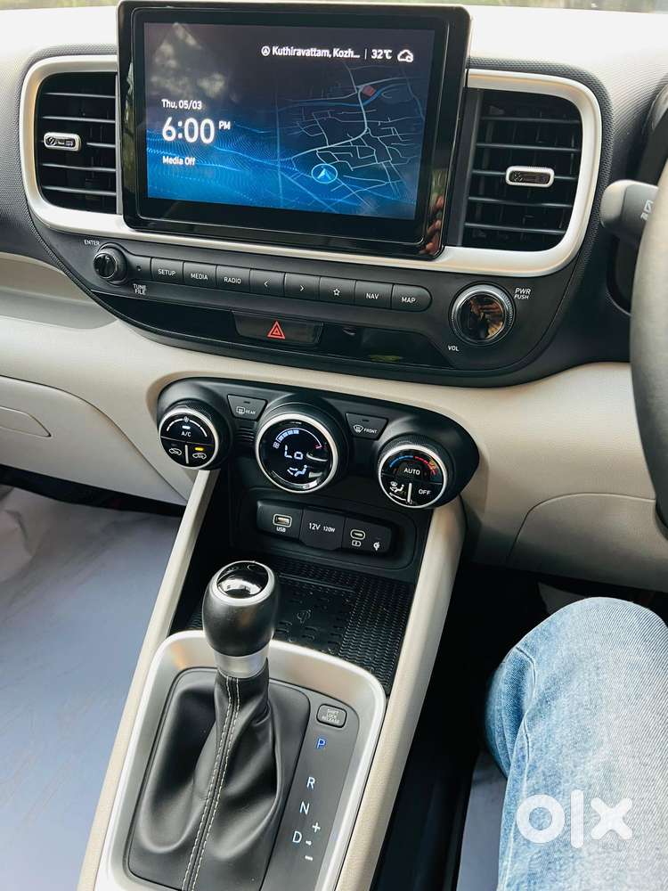 Hyundai Venue 1.0 Sx (o) Turbo Dct, 2023, Petrol