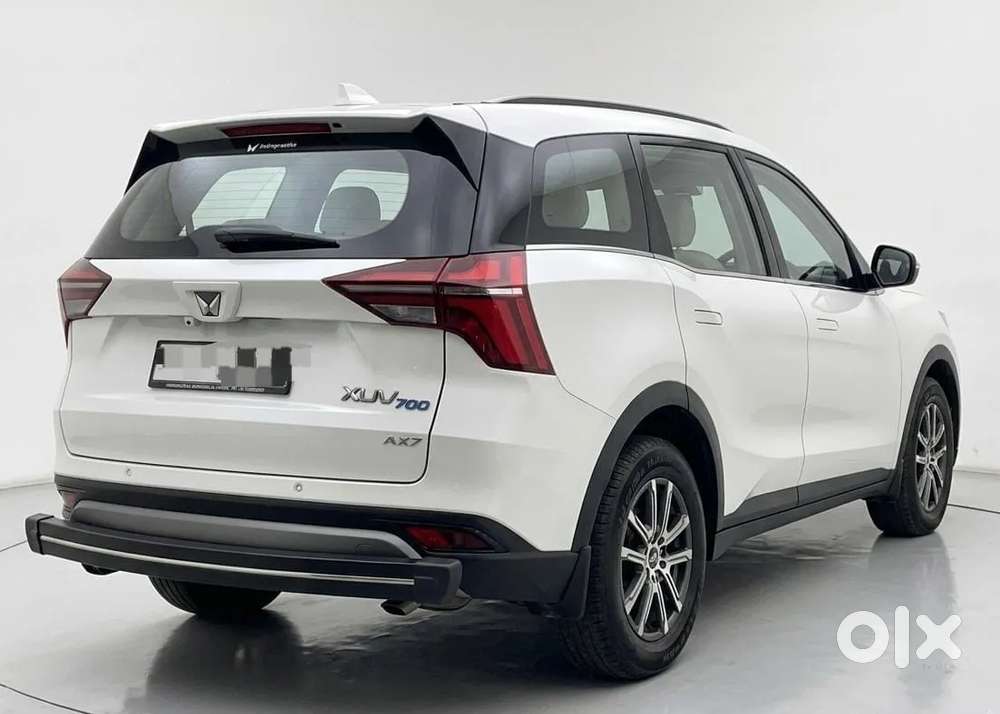 Mahindra Xuv700 2.0 Ax 7 Petrol At Str, 2025, Petrol