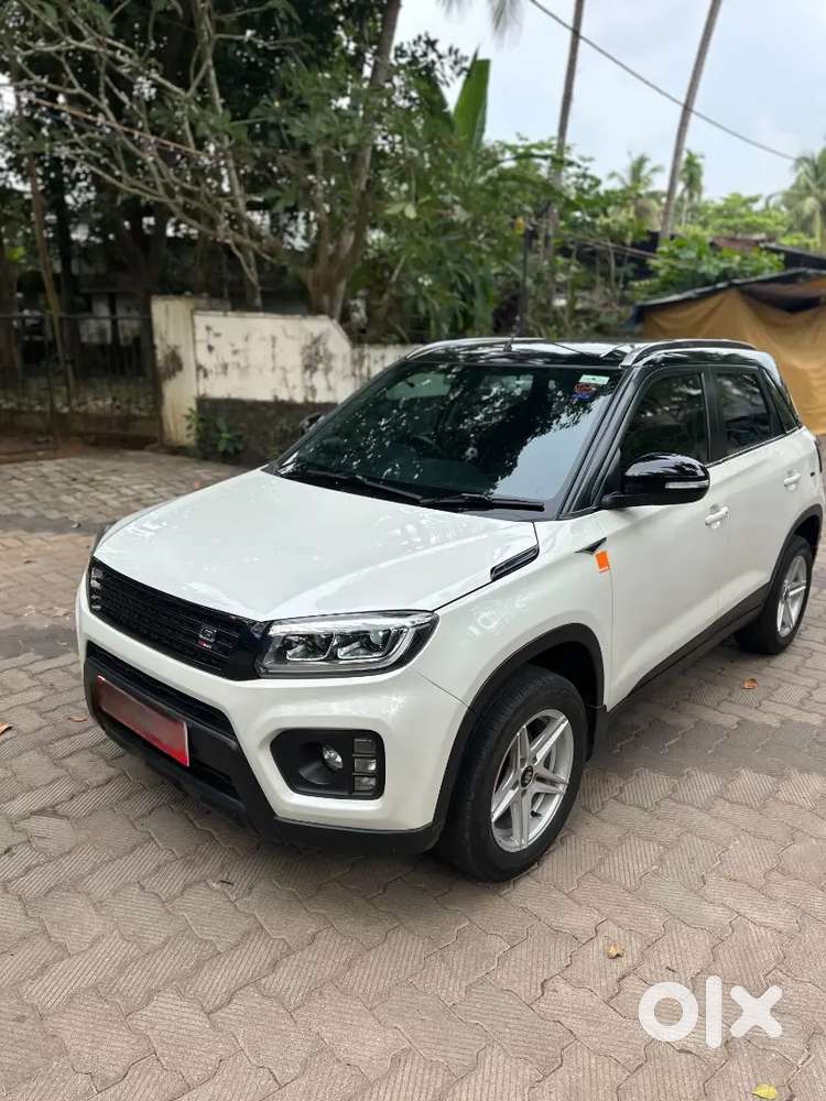 2017 Maruti Suzuki Brezza Zdi+ Dual Tone