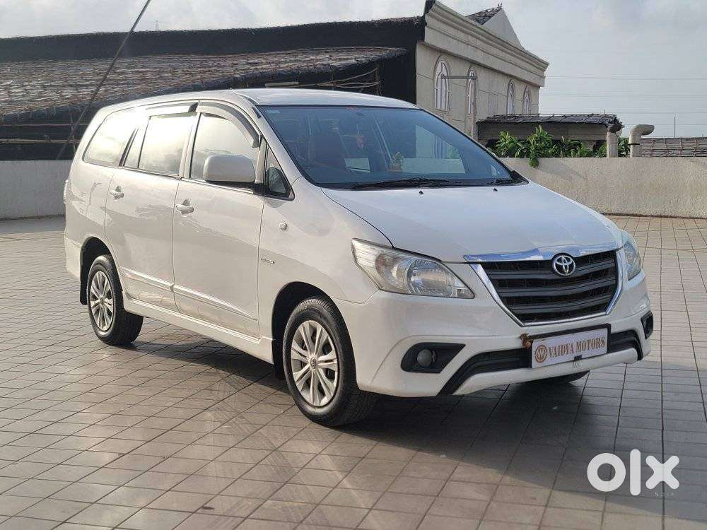 Toyota Innova 2.5 G (diesel) 8 Seater Bs Iv, 2015, Diesel