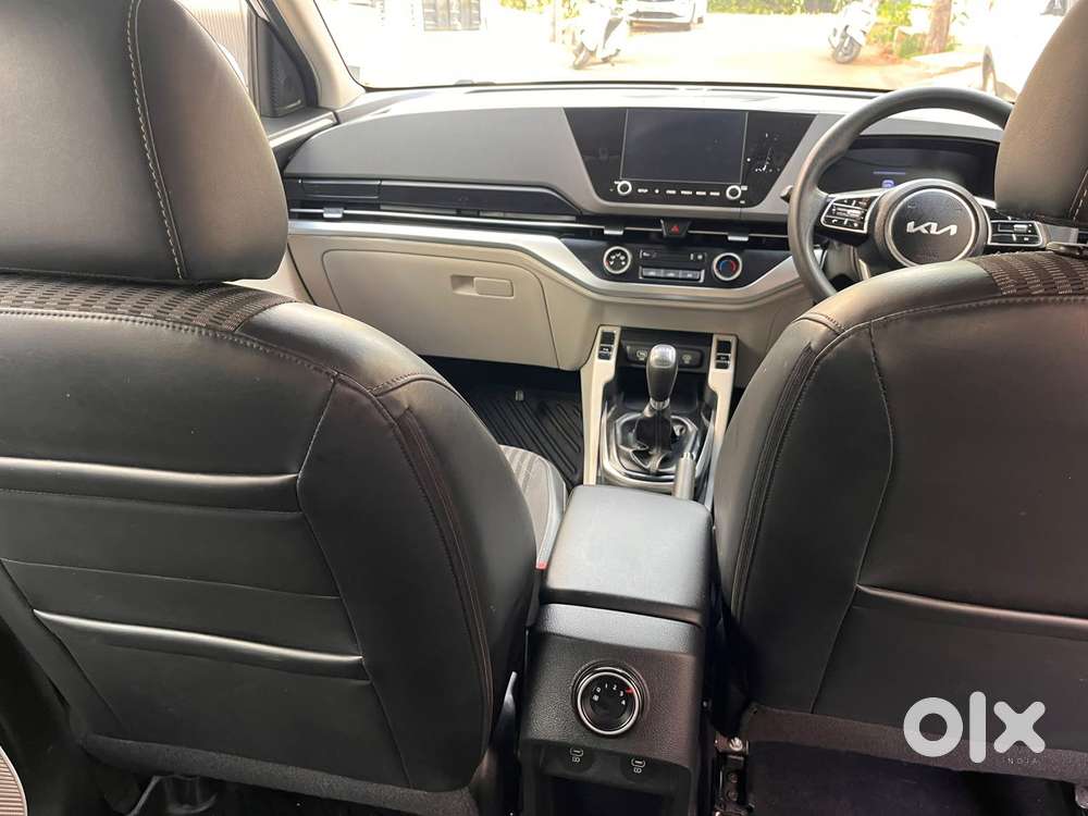 Kia Carens 1.4 Prestige 7 Str, 2023, Petrol