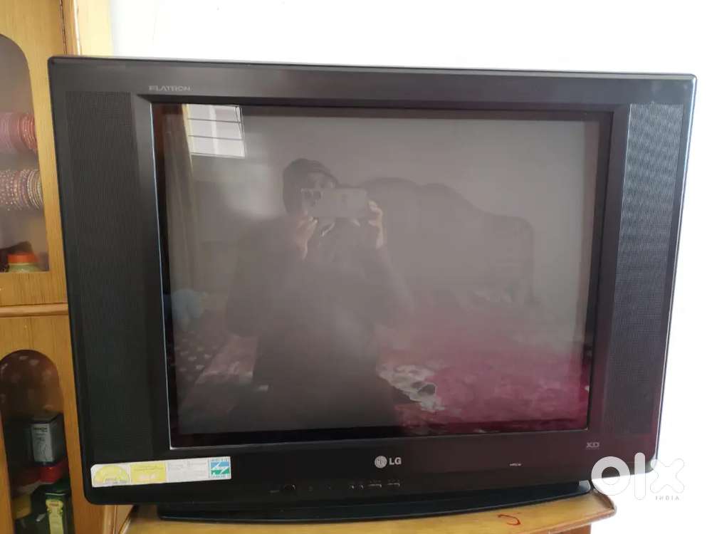 LG Flat Colour TV 73cms for sale in fully working condition