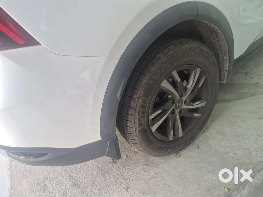 Mahindra Xuv700 2023 Petrol 25000 Km Driven