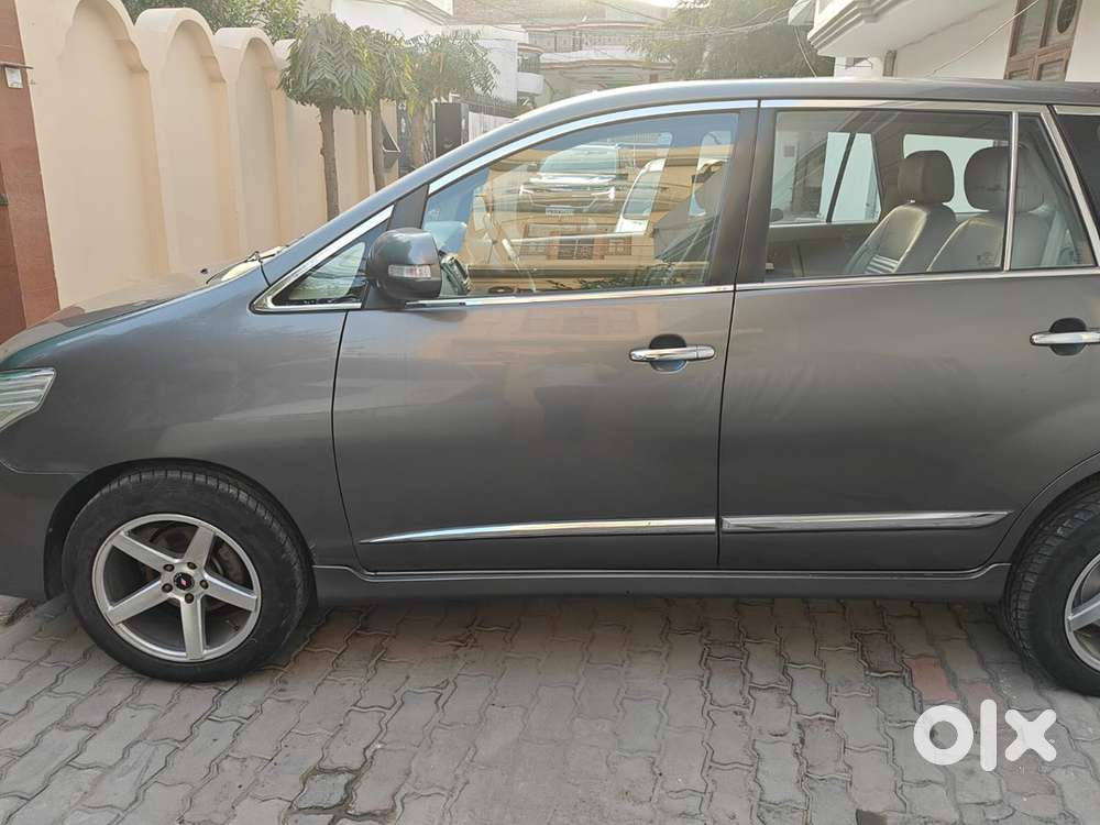 Toyota Innova Diesel 2014