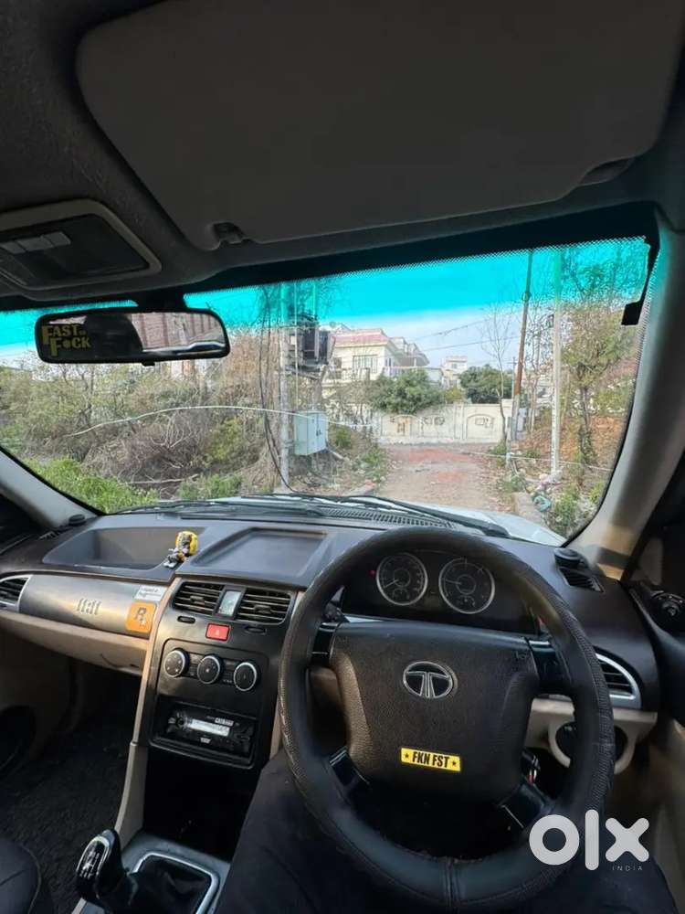 Tata Safari Storme 2015