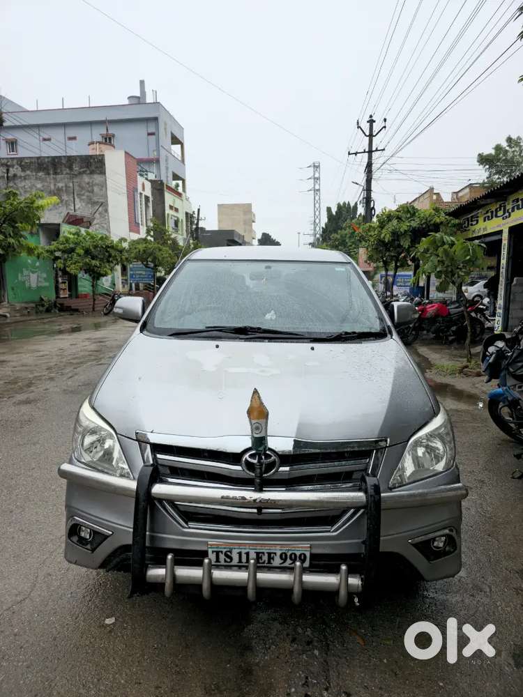 Urgent Sale Toyota Innova 2.5 Diesel Manual 2015