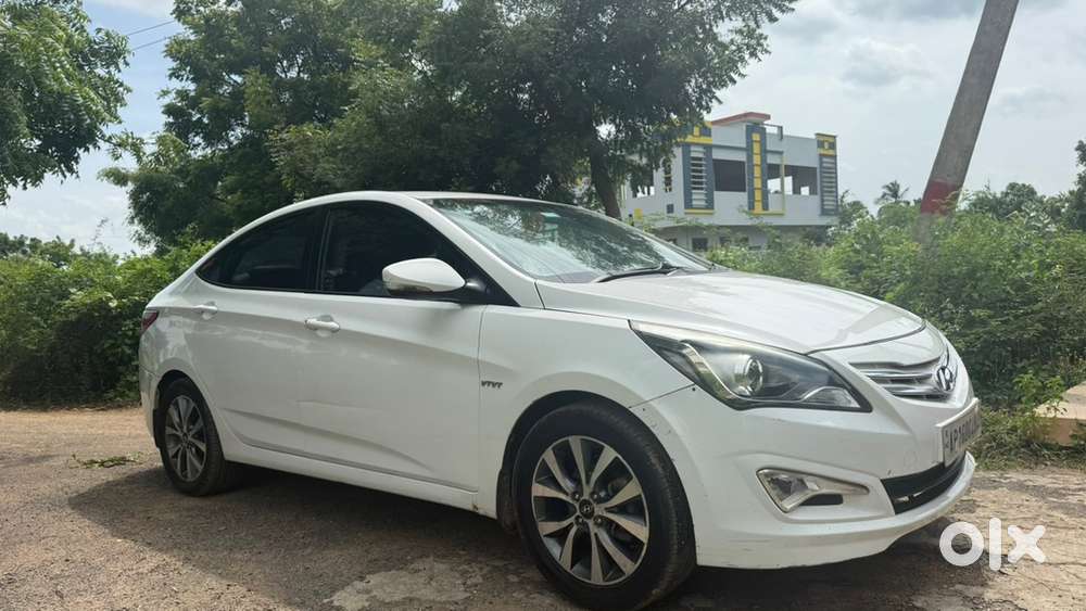 Hyundai Verna 2016
