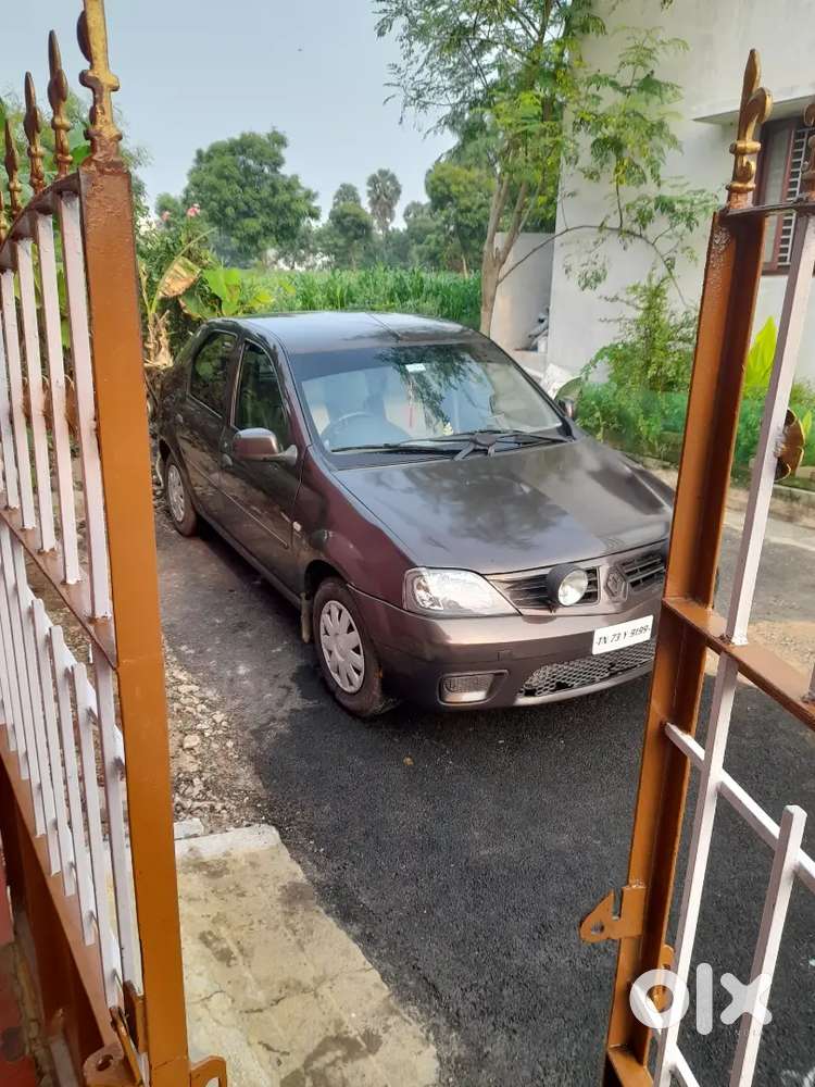 Mahindra Renault Logan 2011
