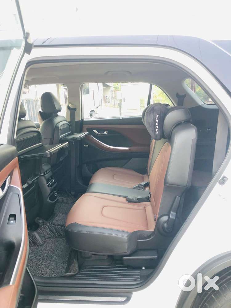 Hyundai Alcazar Platinum 7 Str 1.5 Turbo Petrol Adventure, 2023, Pet..