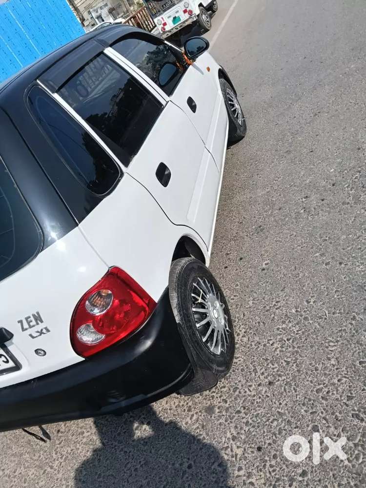 Maruti Suzuki Zen Estilo 2005