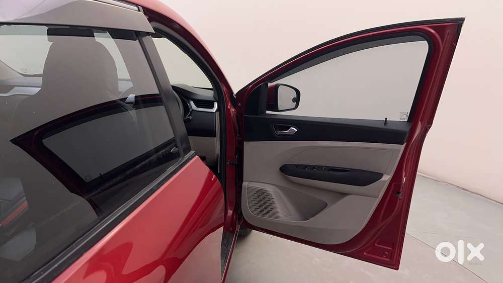 Renault Triber Rxz, 2021, Petrol