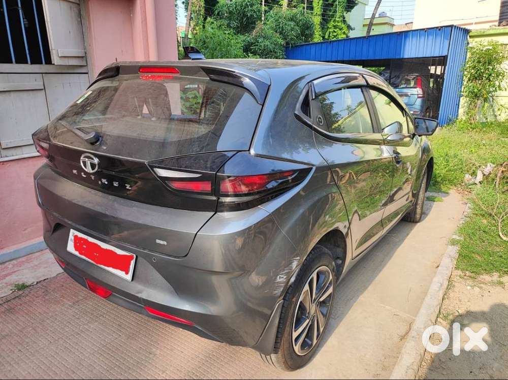 Tata Altroz Petrol With Sunroof In Good Condition