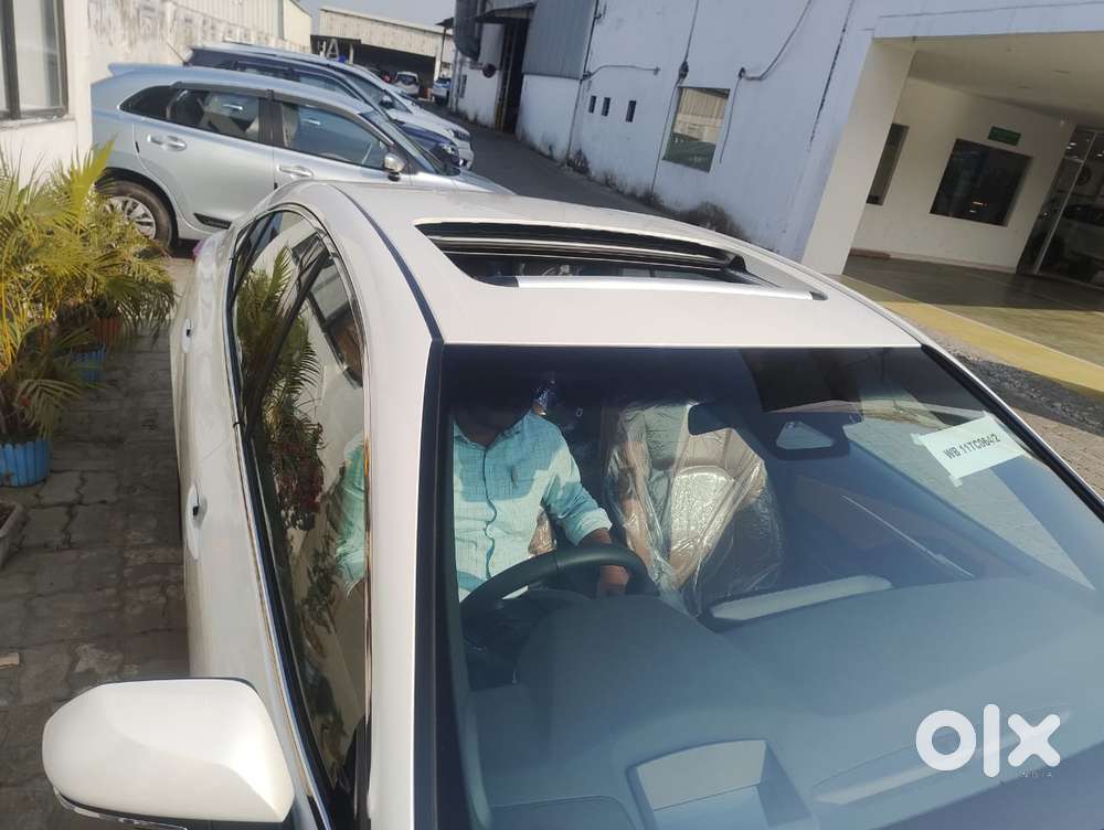 Toyota Camry 2.5 Hybrid, 2026, Petrol