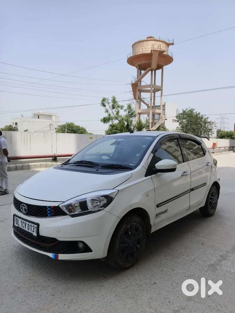 2 Gadi H Parking Issue H Islye Sale Krra Hu Bhot Achi Gadi H