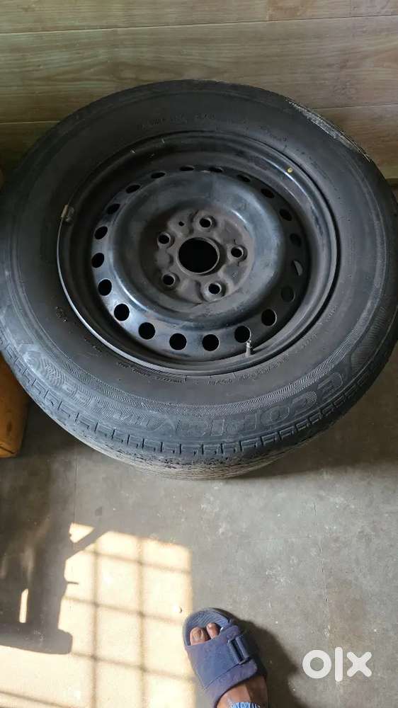 Scarpio z 6 tyers with rims 4 available