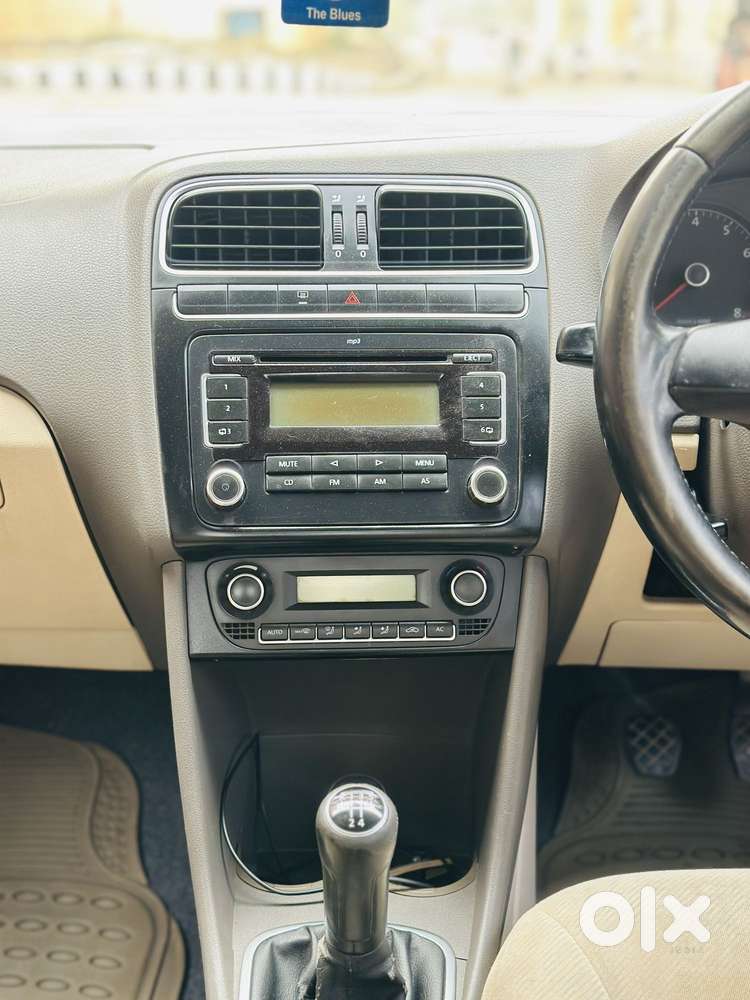 Volkswagen Vento 2010-2013 Petrol Highline, 2011, Petrol