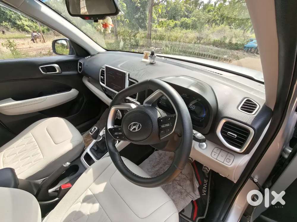 Hyundai Venue 2023 Diesel 16000 Km Driven