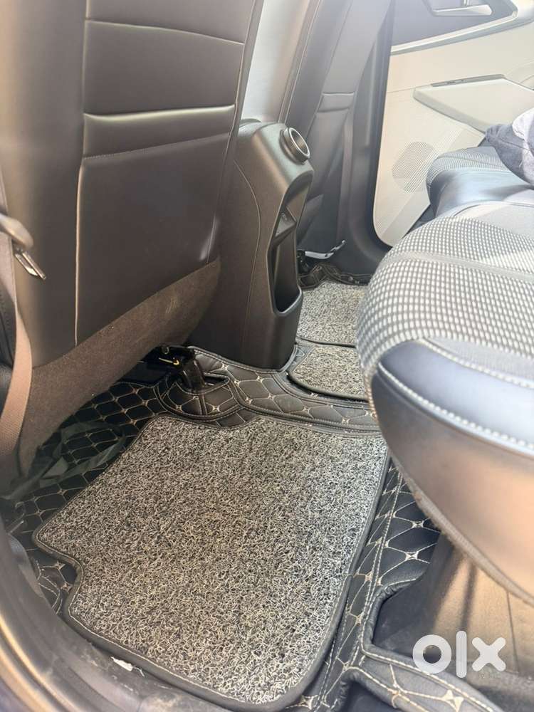 Kia Carens Petrol -   2022  22,354 Km  Single Owner