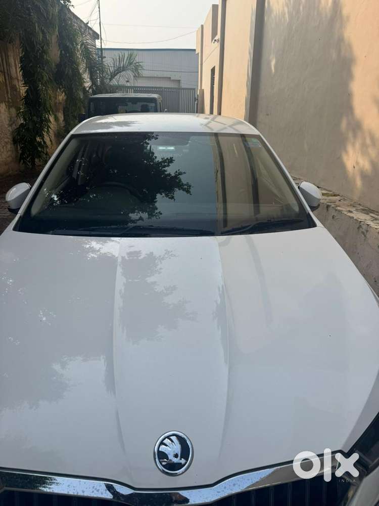 Skoda Slavia 1.0 Ambition Tsi, 2024, Petrol