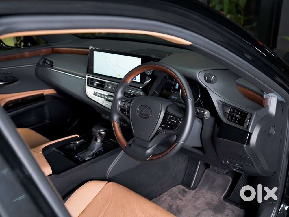 Lexus Es Petrol 2024