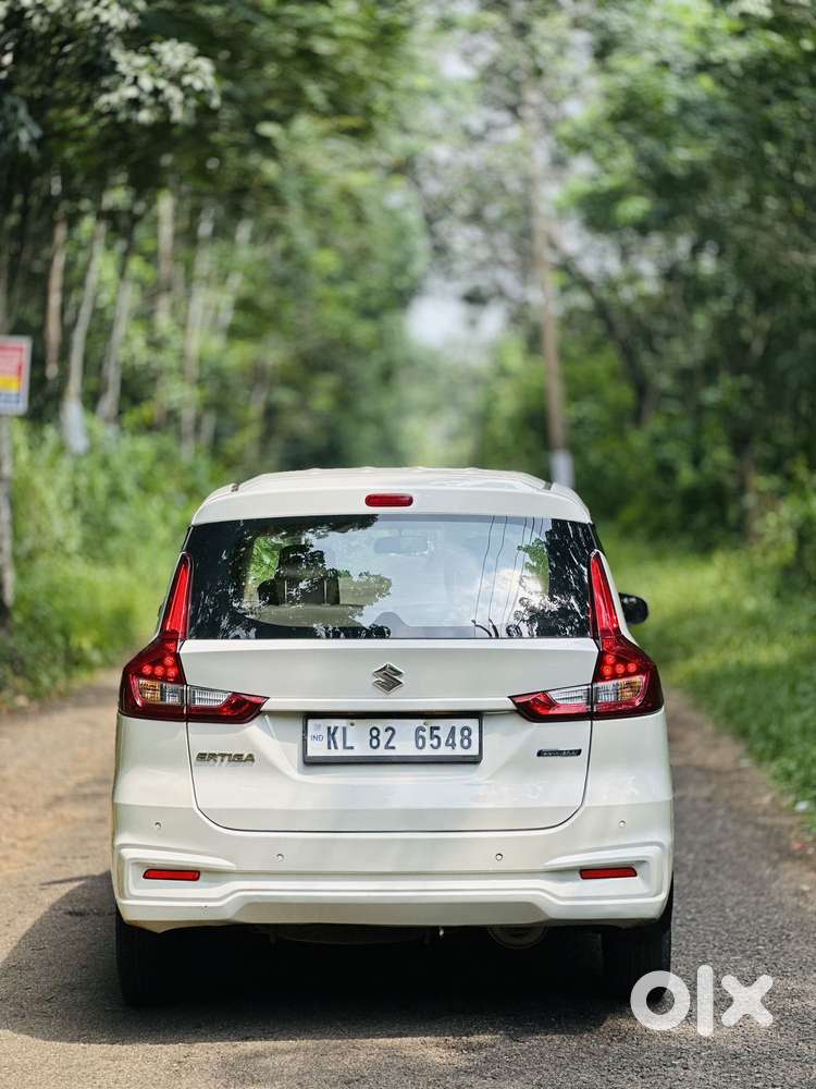 Maruti Suzuki Ertiga Vxi Shvs, 2022, Petrol