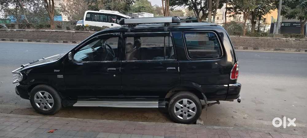 Chevrolet Tavera Neo 2004 Diesel 200000 Km Driven