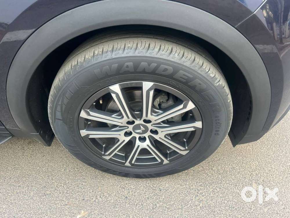 Mahindra Xuv700 2.2 Ax 7 Diesel At Str, 2022, Diesel