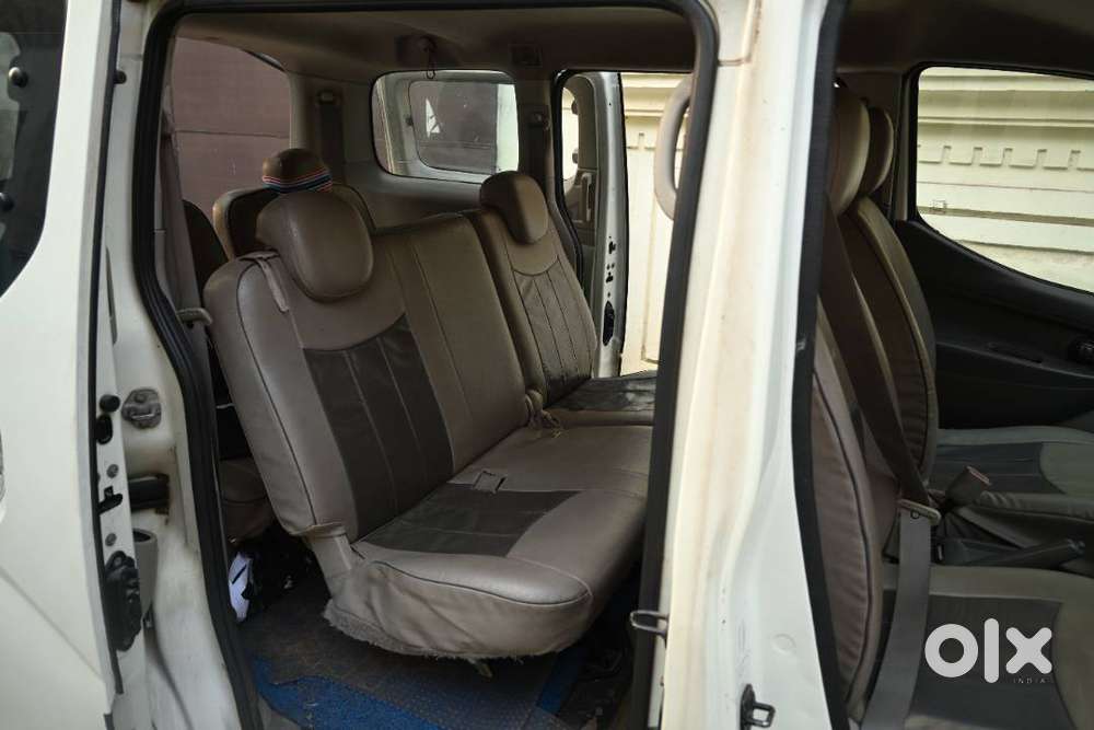 Nissan Evalia Pearl White 7 Seater Muv