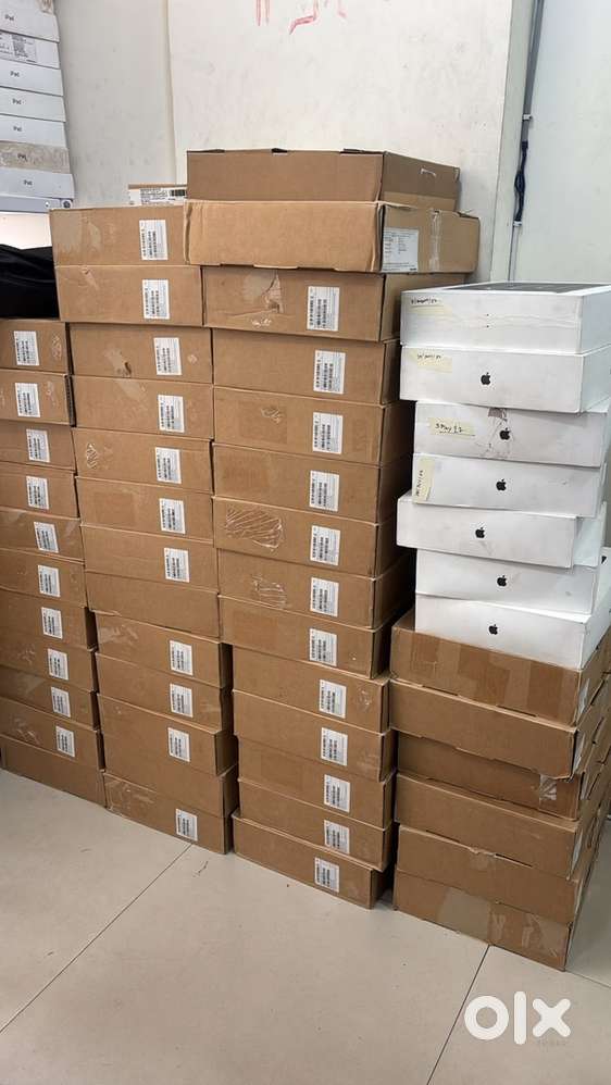 M5 pro 14 inch 16gb/512gb warranty 2027 Just 1.79