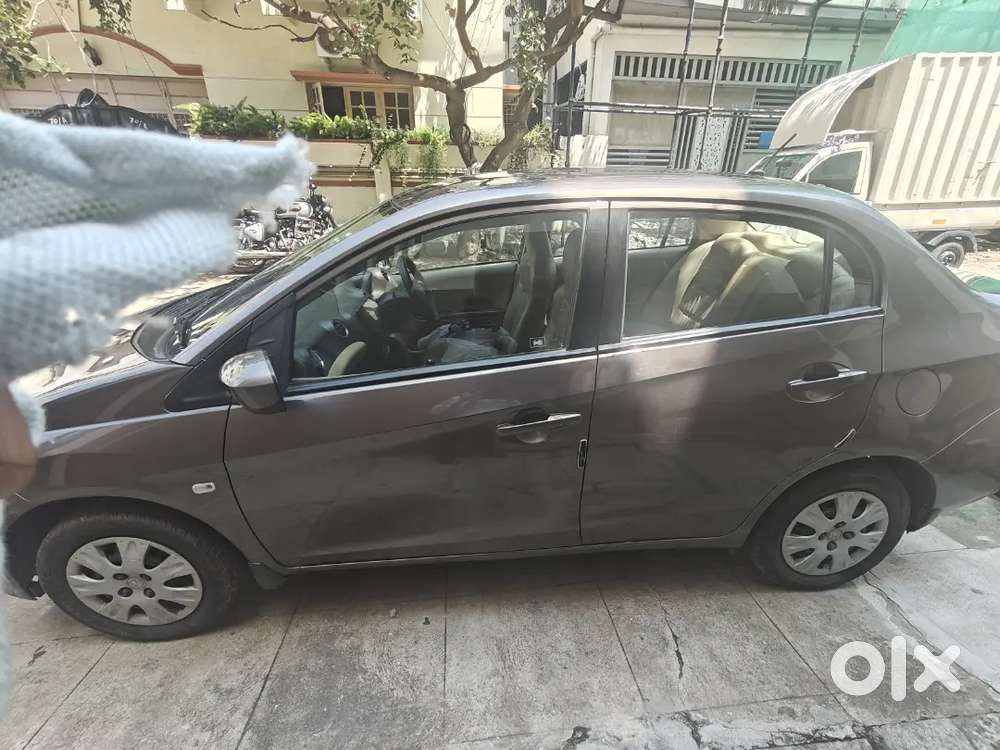 Well-maintained 2013 Honda Amaze