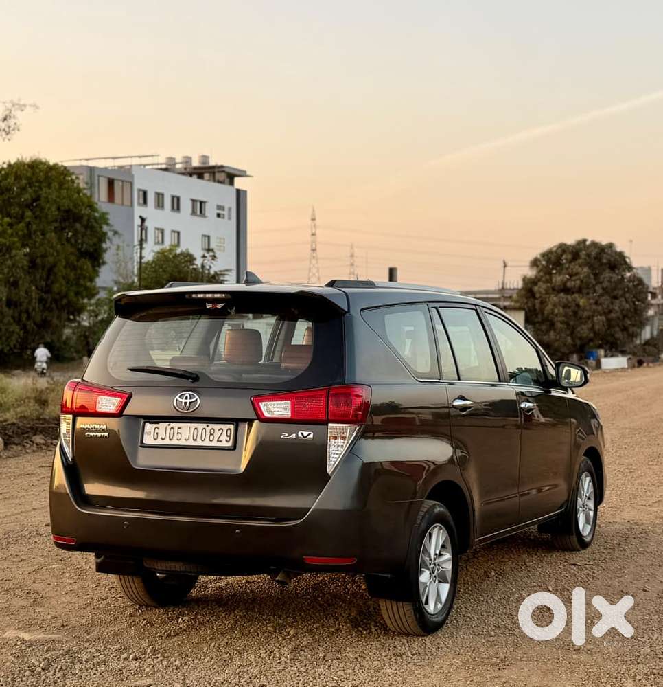 Toyota Innova Crysta 2.4 Vx Mt 8s, 2016, Diesel