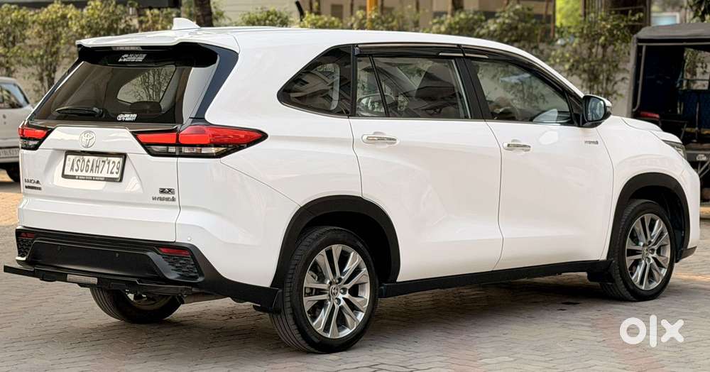 Toyota Innova Hycross 2.0 Zx Hybrid 7 Str, 2023, Petrol