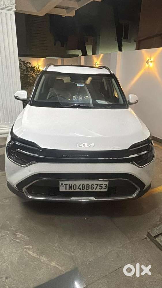 Kia Carens 2023 Petrol Well Maintained