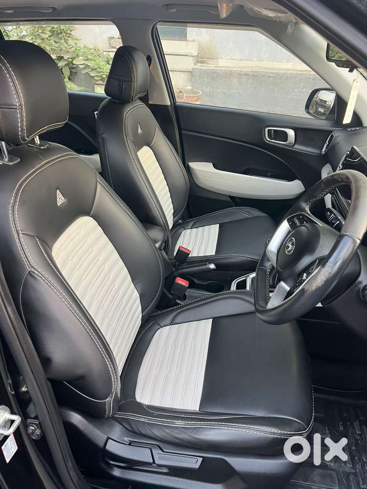 Hyundai Venue Sx Mt, 2024, Cng & Hybrids