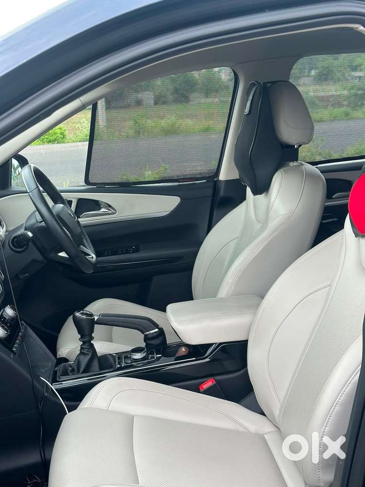 Mahindra Xuv700 Petrol 2022 Low Run Well Maintained